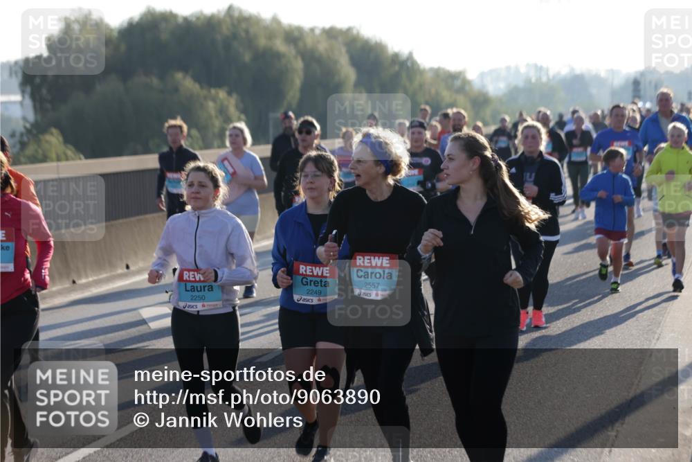 03.10.2025 - Köhlbrandbrückenlauf Jannik Wohlers http://msf.ph/oto/9063890 03.10.2025 09:24:37 Position 3 2250, 2249, 2557 meine-sportfotos.de