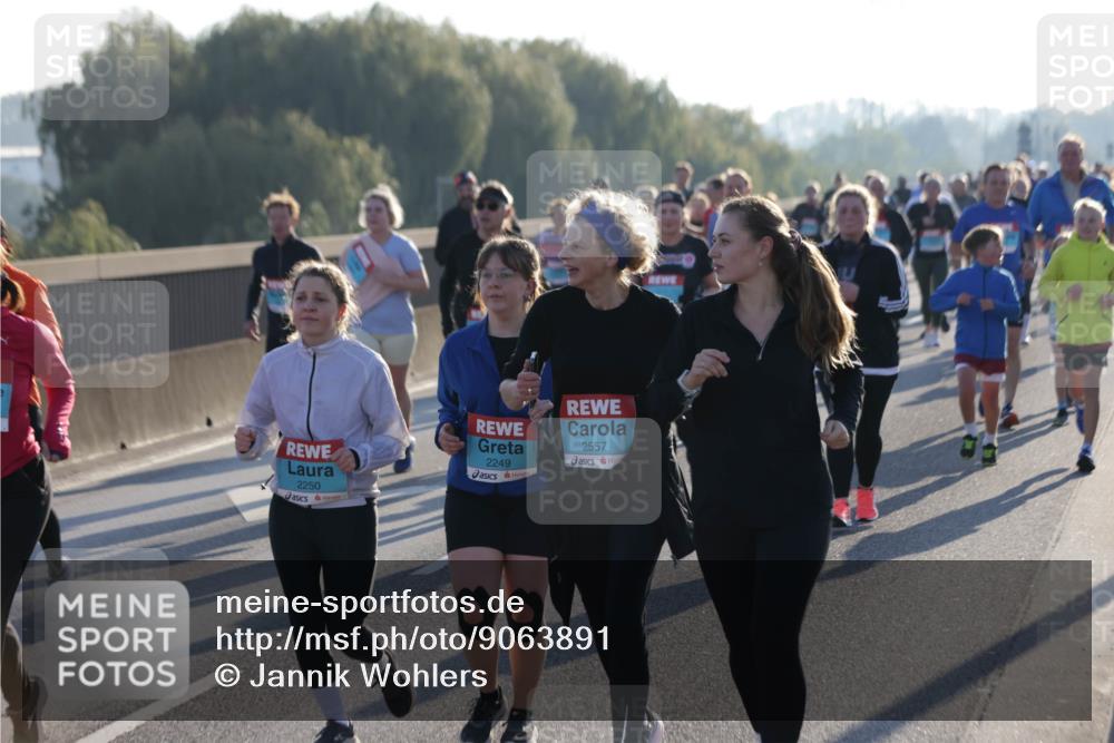 03.10.2025 - Köhlbrandbrückenlauf Jannik Wohlers http://msf.ph/oto/9063891 03.10.2025 09:24:37 Position 3 2250, 2249, 2557 meine-sportfotos.de