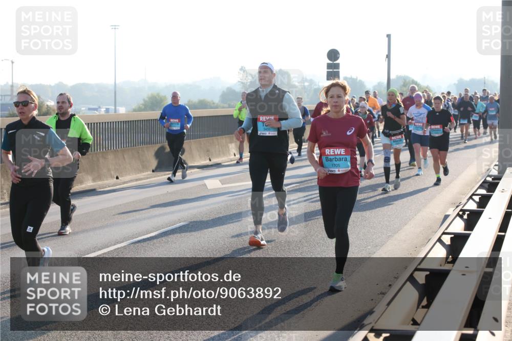 03.10.2025 - Köhlbrandbrückenlauf Lena Gebhardt http://msf.ph/oto/9063892 03.10.2025 09:21:09 Position 1 3435, 1705 meine-sportfotos.de