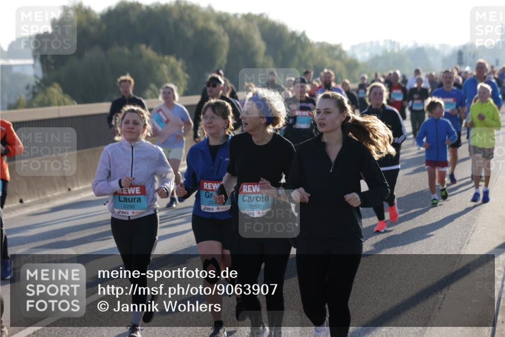 03.10.2025 - Köhlbrandbrückenlauf Jannik Wohlers http://msf.ph/oto/9063907 03.10.2025 09:24:38 Position 3 2250, 224, 2557 meine-sportfotos.de