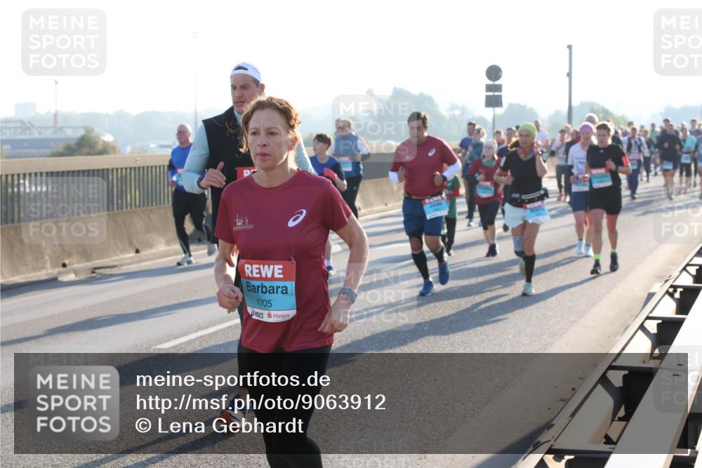 03.10.2025 - Köhlbrandbrückenlauf Lena Gebhardt http://msf.ph/oto/9063912 03.10.2025 09:21:10 Position 1 1705 meine-sportfotos.de