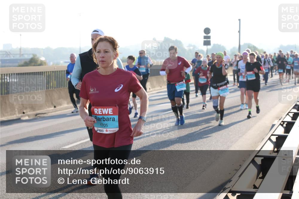 03.10.2025 - Köhlbrandbrückenlauf Lena Gebhardt http://msf.ph/oto/9063915 03.10.2025 09:21:10 Position 1 1705 meine-sportfotos.de