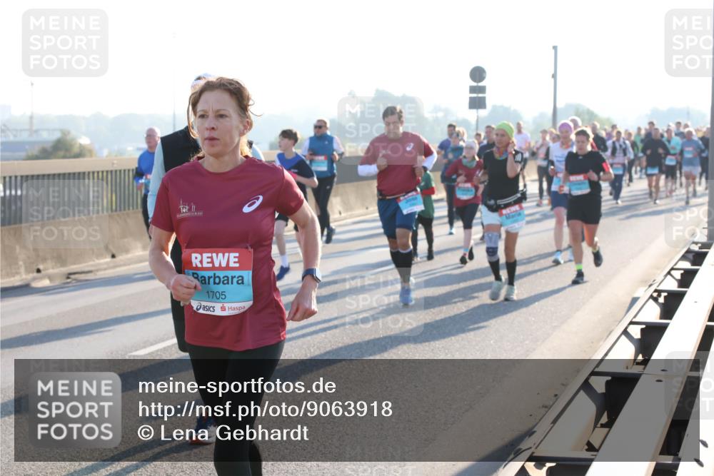 03.10.2025 - Köhlbrandbrückenlauf Lena Gebhardt http://msf.ph/oto/9063918 03.10.2025 09:21:10 Position 1 1705 meine-sportfotos.de
