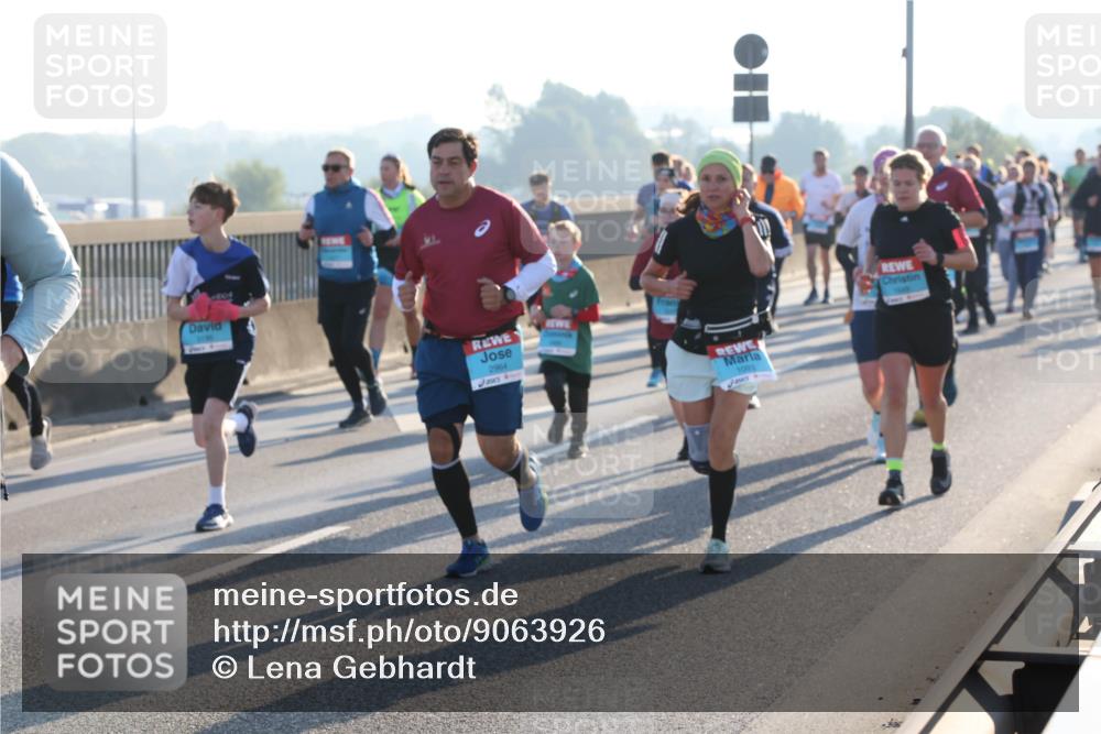 03.10.2025 - Köhlbrandbrückenlauf Lena Gebhardt http://msf.ph/oto/9063926 03.10.2025 09:21:11 Position 1 2964 meine-sportfotos.de