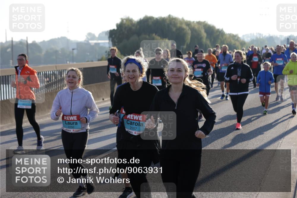 03.10.2025 - Köhlbrandbrückenlauf Jannik Wohlers http://msf.ph/oto/9063931 03.10.2025 09:24:39 Position 3 2250, 2557 meine-sportfotos.de