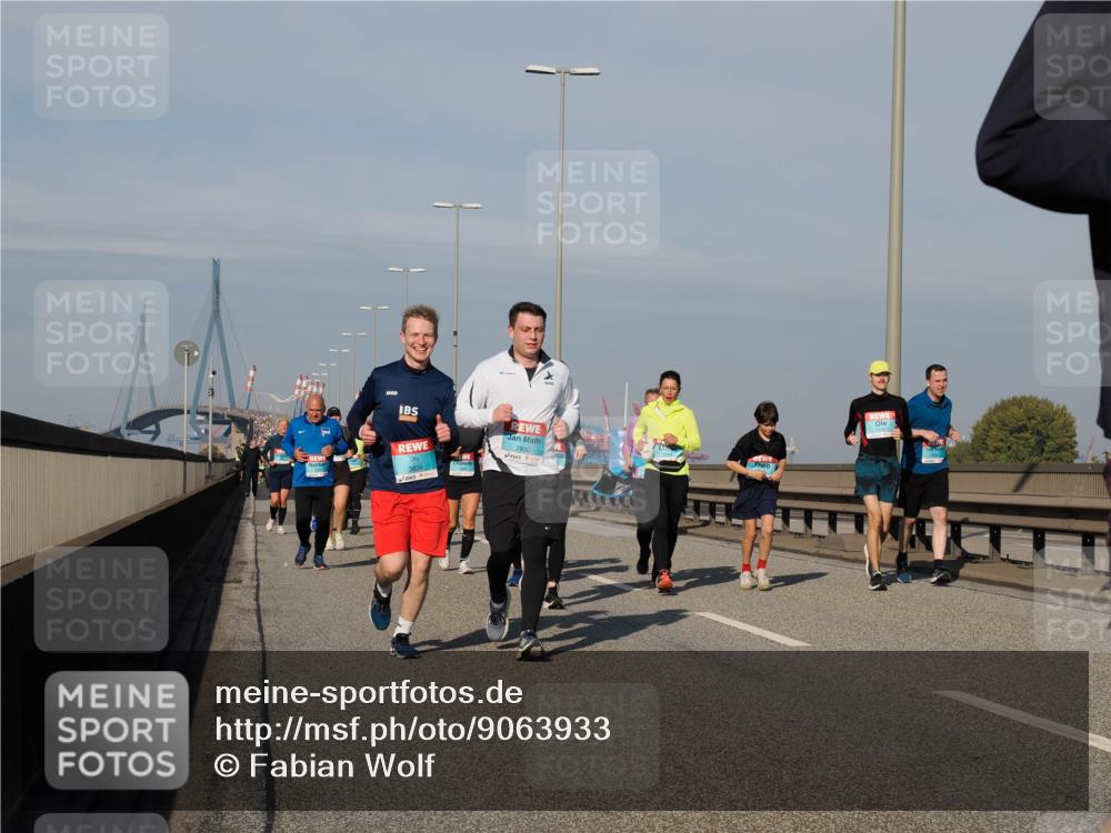 03.10.2025 - Köhlbrandbrückenlauf Fabian Wolf http://msf.ph/oto/9063933 03.10.2025 10:07:09 Position 3 2930 meine-sportfotos.de