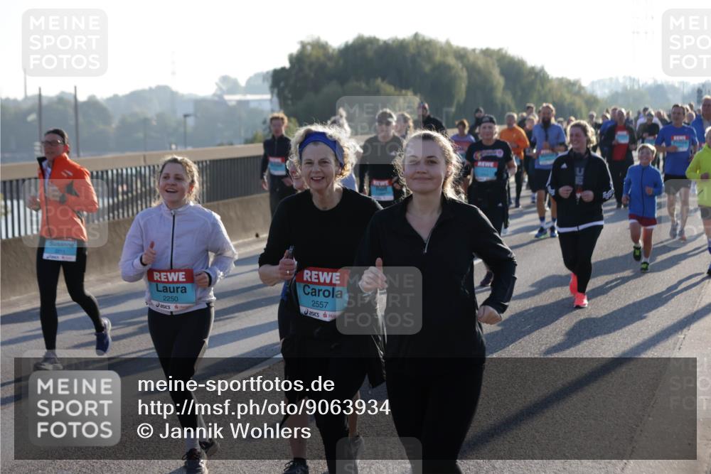 03.10.2025 - Köhlbrandbrückenlauf Jannik Wohlers http://msf.ph/oto/9063934 03.10.2025 09:24:39 Position 3 2250, 2557 meine-sportfotos.de