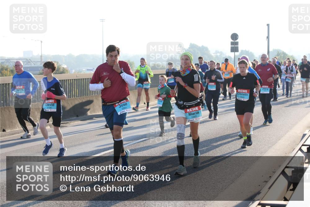 03.10.2025 - Köhlbrandbrückenlauf Lena Gebhardt http://msf.ph/oto/9063946 03.10.2025 09:21:12 Position 1 3196, 2964, 1093, 1649 meine-sportfotos.de