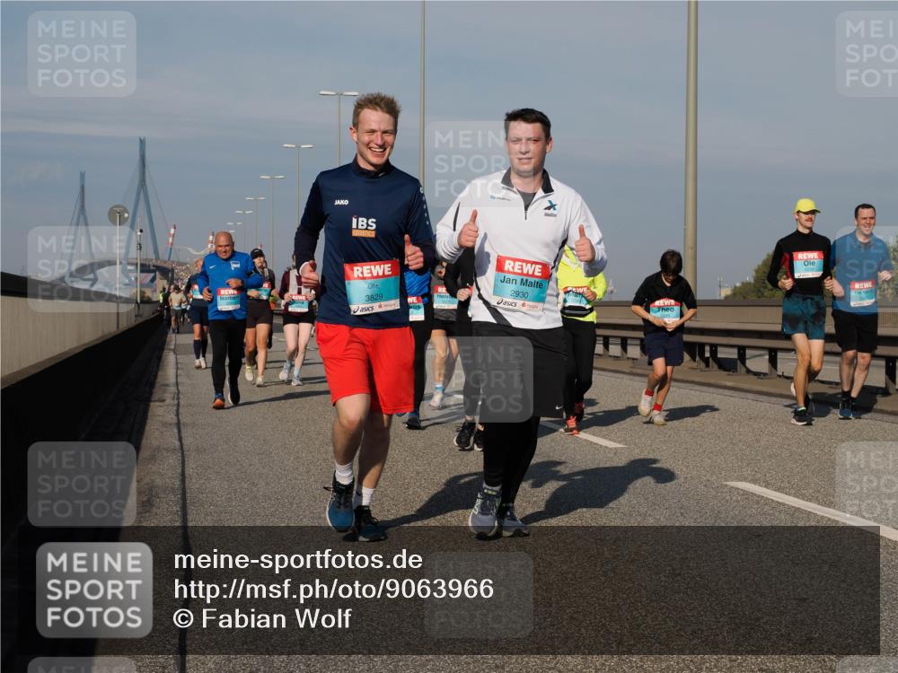 03.10.2025 - Köhlbrandbrückenlauf Fabian Wolf http://msf.ph/oto/9063966 03.10.2025 10:07:10 Position 3 3231, 3829, 1577, 2930, 1539 meine-sportfotos.de