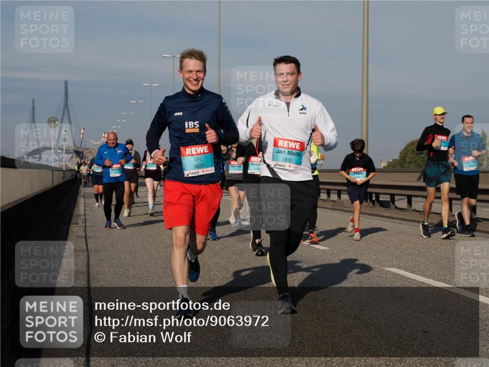 03.10.2025 - Köhlbrandbrückenlauf Fabian Wolf http://msf.ph/oto/9063972 03.10.2025 10:07:11 Position 3 3829, 2930, 228 meine-sportfotos.de