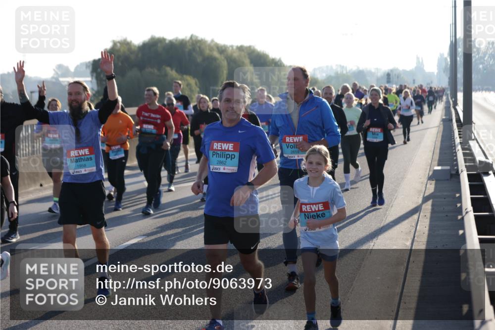 03.10.2025 - Köhlbrandbrückenlauf Jannik Wohlers http://msf.ph/oto/9063973 03.10.2025 09:24:44 Position 3 1958, 2862, 2659 meine-sportfotos.de