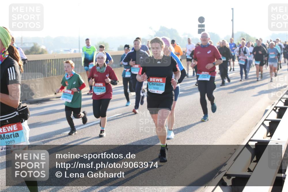 03.10.2025 - Köhlbrandbrückenlauf Lena Gebhardt http://msf.ph/oto/9063974 03.10.2025 09:21:13 Position 1 1093, 1649 meine-sportfotos.de
