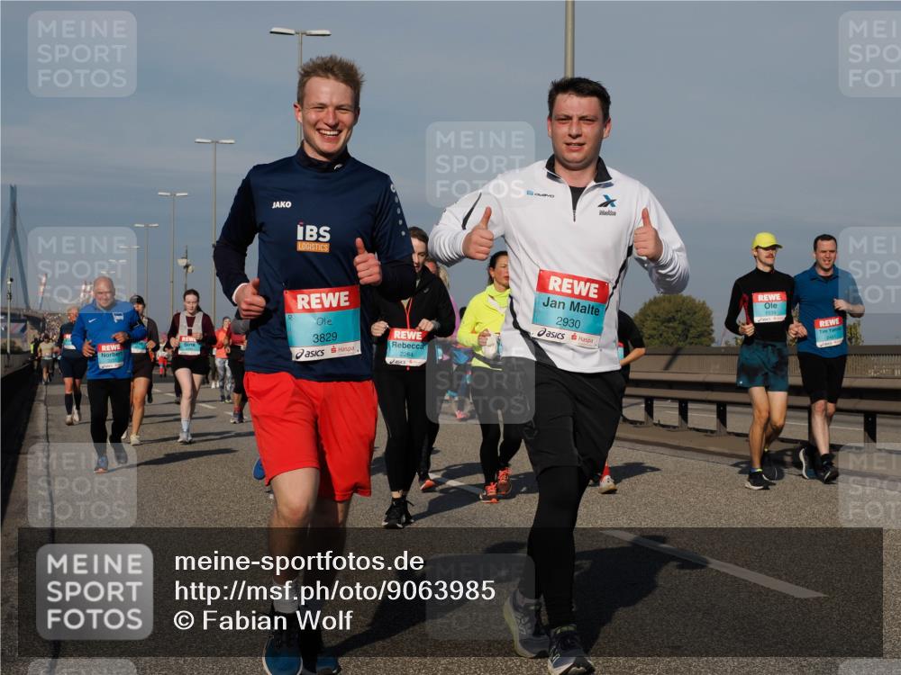 03.10.2025 - Köhlbrandbrückenlauf Fabian Wolf http://msf.ph/oto/9063985 03.10.2025 10:07:11 Position 3 3829, 2284, 2930, 1539 meine-sportfotos.de