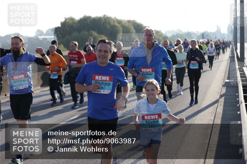 03.10.2025 - Köhlbrandbrückenlauf Jannik Wohlers http://msf.ph/oto/9063987 03.10.2025 09:24:44 Position 3 1958, 362, 2659, 2861 meine-sportfotos.de