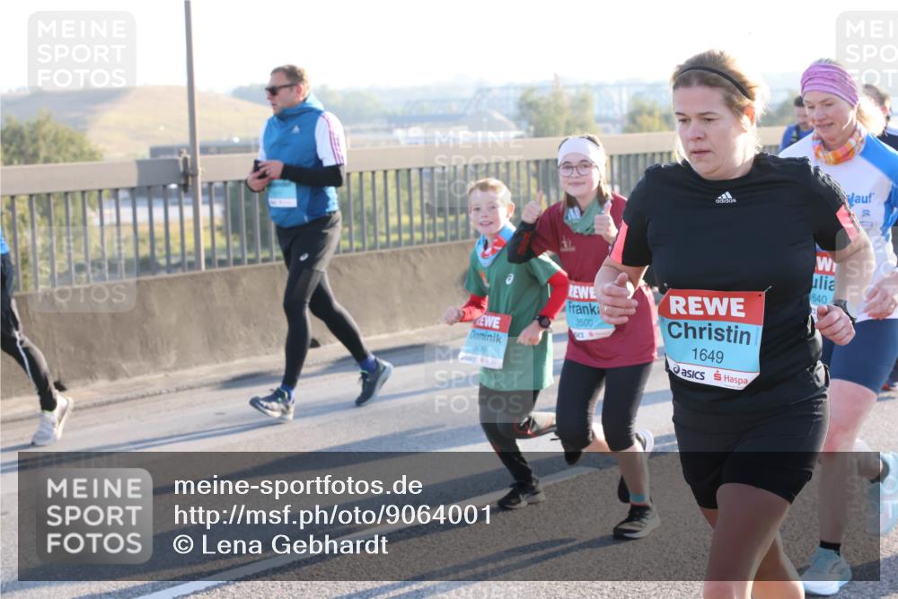 03.10.2025 - Köhlbrandbrückenlauf Lena Gebhardt http://msf.ph/oto/9064001 03.10.2025 09:21:14 Position 1 3499, 3500, 1649, 640 meine-sportfotos.de