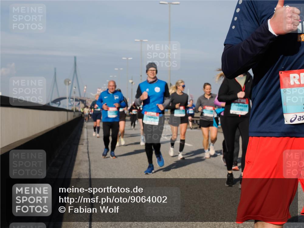 03.10.2025 - Köhlbrandbrückenlauf Fabian Wolf http://msf.ph/oto/9064002 03.10.2025 10:07:12 Position 3 2284 meine-sportfotos.de