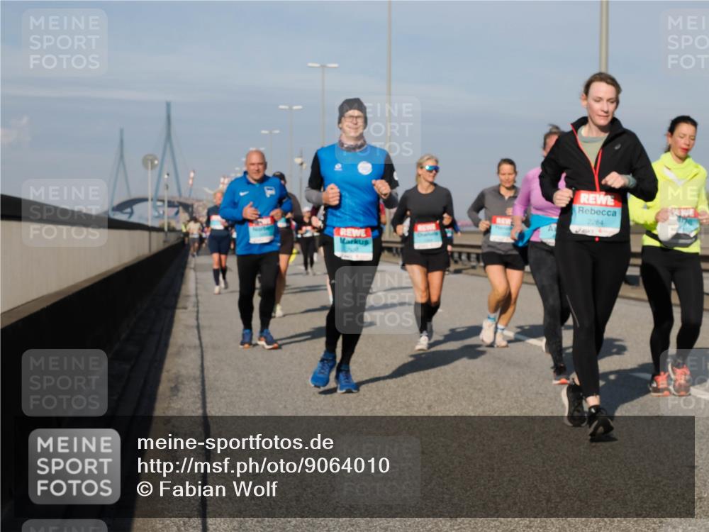 03.10.2025 - Köhlbrandbrückenlauf Fabian Wolf http://msf.ph/oto/9064010 03.10.2025 10:07:13 Position 3 2284 meine-sportfotos.de