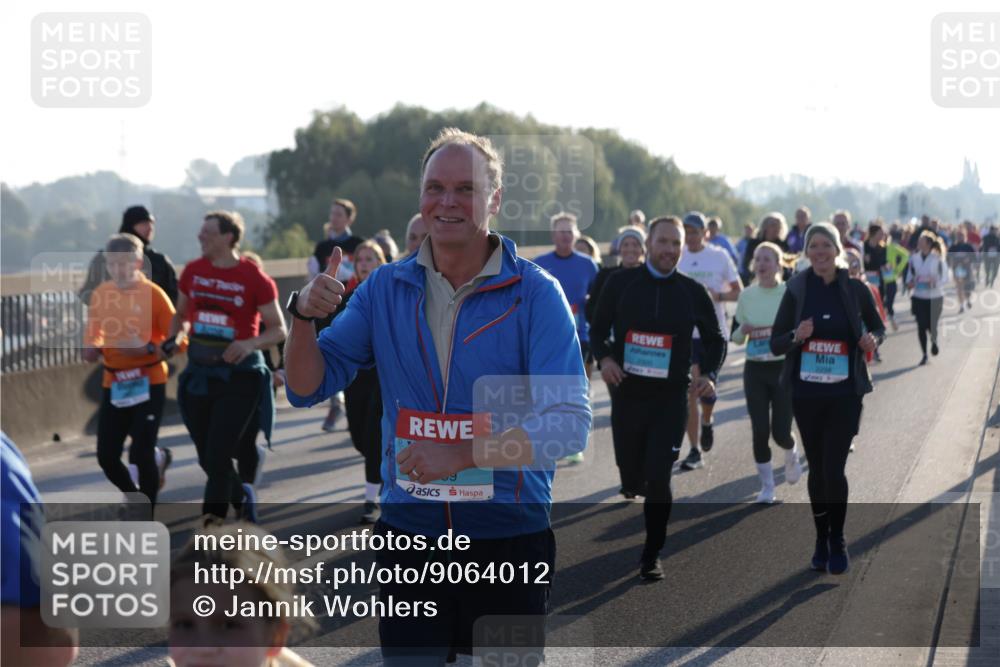 03.10.2025 - Köhlbrandbrückenlauf Jannik Wohlers http://msf.ph/oto/9064012 03.10.2025 09:24:45 Position 3 2300 meine-sportfotos.de