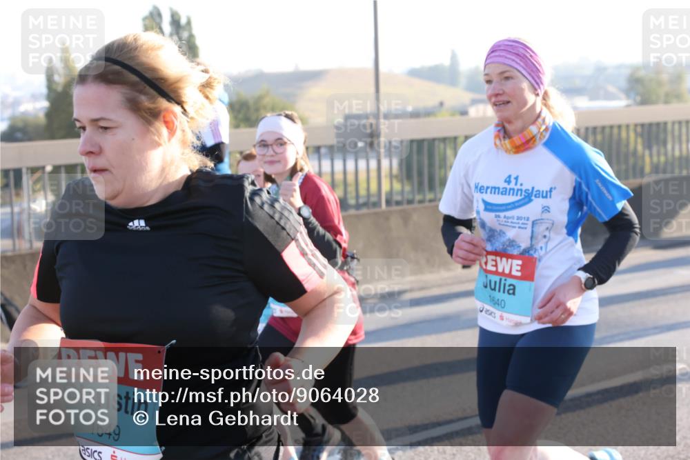 03.10.2025 - Köhlbrandbrückenlauf Lena Gebhardt http://msf.ph/oto/9064028 03.10.2025 09:21:15 Position 1 1649, 41, 29, 2012, 1640 meine-sportfotos.de
