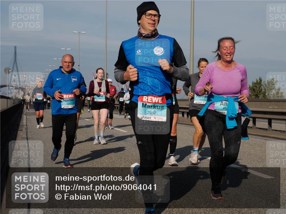 03.10.2025 - Köhlbrandbrückenlauf Fabian Wolf http://msf.ph/oto/9064041 03.10.2025 10:07:14 Position 3 3231, 2952, 1577, 192 meine-sportfotos.de