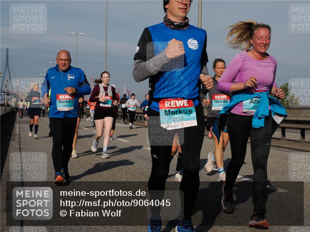03.10.2025 - Köhlbrandbrückenlauf Fabian Wolf http://msf.ph/oto/9064045 03.10.2025 10:07:14 Position 3 3231, 2952, 1577, 192 meine-sportfotos.de