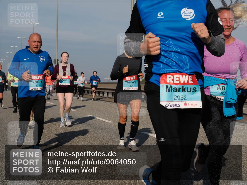 03.10.2025 - Köhlbrandbrückenlauf Fabian Wolf http://msf.ph/oto/9064050 03.10.2025 10:07:15 Position 3 3231, 3389, 1394, 2952, 192 meine-sportfotos.de