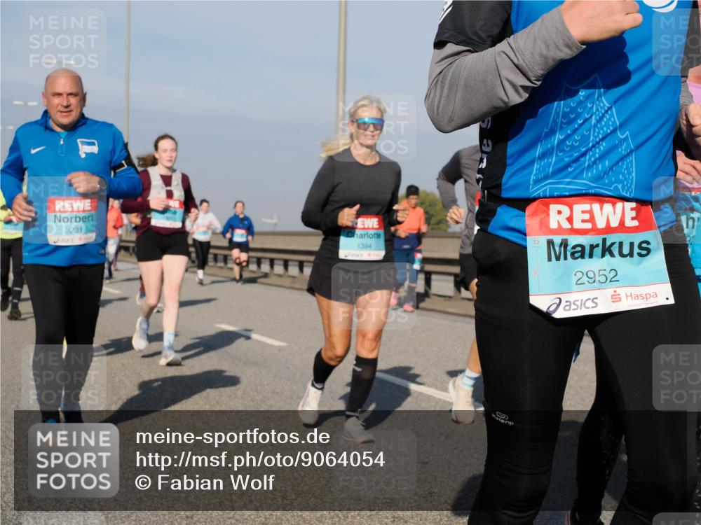 03.10.2025 - Köhlbrandbrückenlauf Fabian Wolf http://msf.ph/oto/9064054 03.10.2025 10:07:15 Position 3 3231, 1394, 2952 meine-sportfotos.de