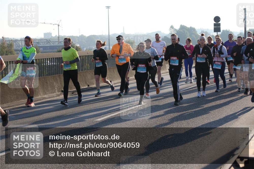 03.10.2025 - Köhlbrandbrückenlauf Lena Gebhardt http://msf.ph/oto/9064059 03.10.2025 09:21:16 Position 1 1603 meine-sportfotos.de