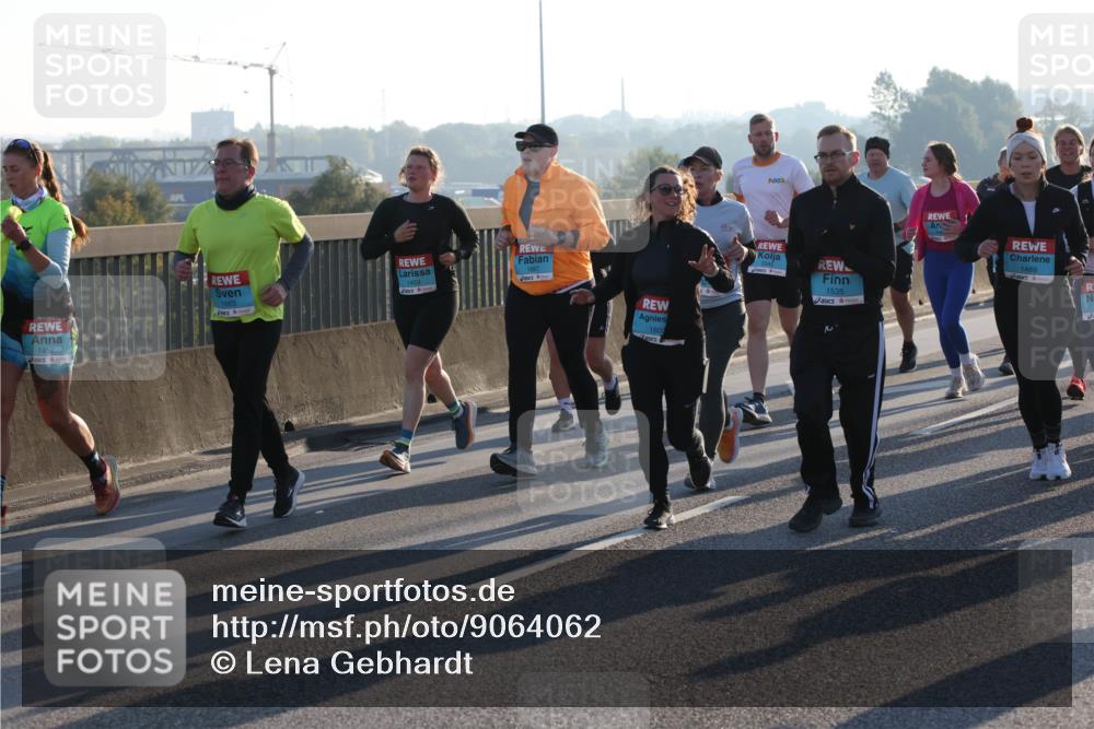 03.10.2025 - Köhlbrandbrückenlauf Lena Gebhardt http://msf.ph/oto/9064062 03.10.2025 09:21:16 Position 1 1452, 1663, 1453, 1603, 1535, 1469 meine-sportfotos.de