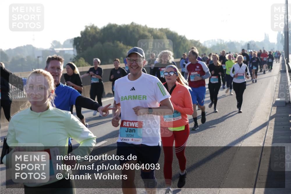 03.10.2025 - Köhlbrandbrückenlauf Jannik Wohlers http://msf.ph/oto/9064093 03.10.2025 09:24:49 Position 3 3102, 3234, 3074 meine-sportfotos.de