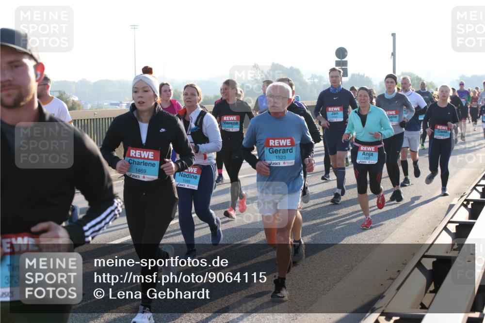 03.10.2025 - Köhlbrandbrückenlauf Lena Gebhardt http://msf.ph/oto/9064115 03.10.2025 09:21:19 Position 1 3734, 1469, 1565, 1049, 1523, 1337 meine-sportfotos.de