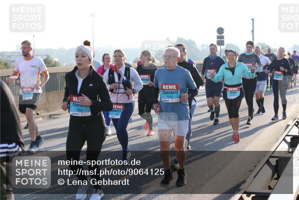 03.10.2025 - Köhlbrandbrückenlauf Lena Gebhardt http://msf.ph/oto/9064125 03.10.2025 09:21:19 Position 1 3345, 1469, 1565, 1523, 1337 meine-sportfotos.de