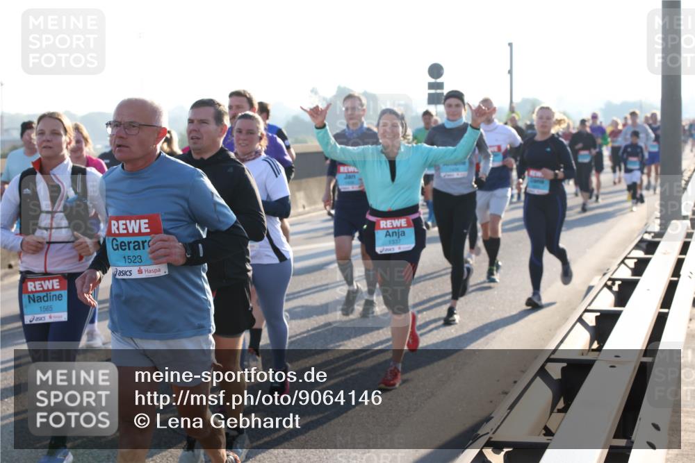 03.10.2025 - Köhlbrandbrückenlauf Lena Gebhardt http://msf.ph/oto/9064146 03.10.2025 09:21:20 Position 1 1565, 1523, 1337 meine-sportfotos.de