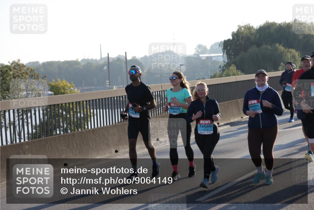 03.10.2025 - Köhlbrandbrückenlauf Jannik Wohlers http://msf.ph/oto/9064149 03.10.2025 09:24:59 Position 3 2681, 2375, 311 meine-sportfotos.de