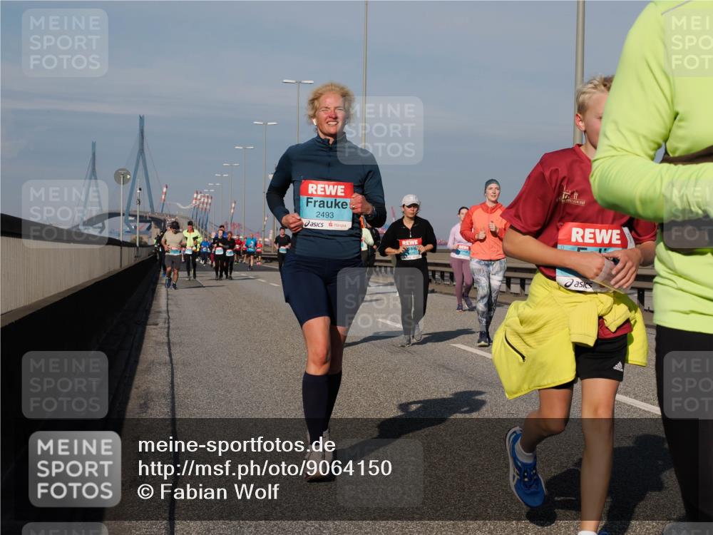 03.10.2025 - Köhlbrandbrückenlauf Fabian Wolf http://msf.ph/oto/9064150 03.10.2025 10:07:21 Position 3 2493 meine-sportfotos.de