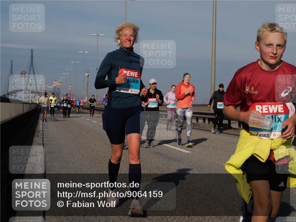 03.10.2025 - Köhlbrandbrückenlauf Fabian Wolf http://msf.ph/oto/9064159 03.10.2025 10:07:21 Position 3 2493, 1425, 36 meine-sportfotos.de