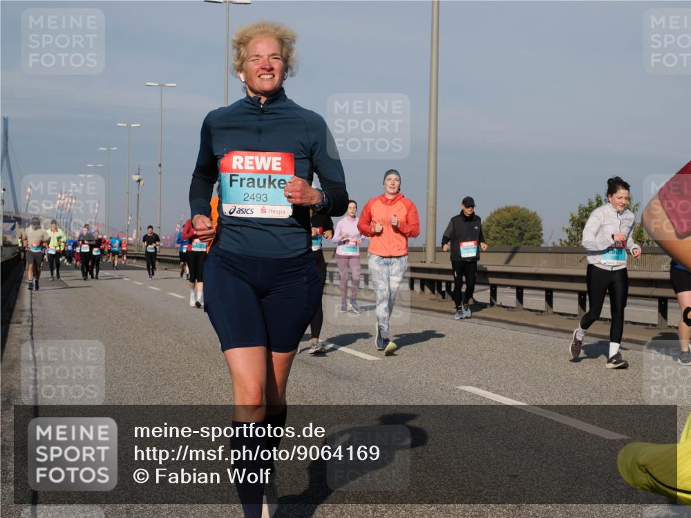 03.10.2025 - Köhlbrandbrückenlauf Fabian Wolf http://msf.ph/oto/9064169 03.10.2025 10:07:21 Position 3 2493 meine-sportfotos.de
