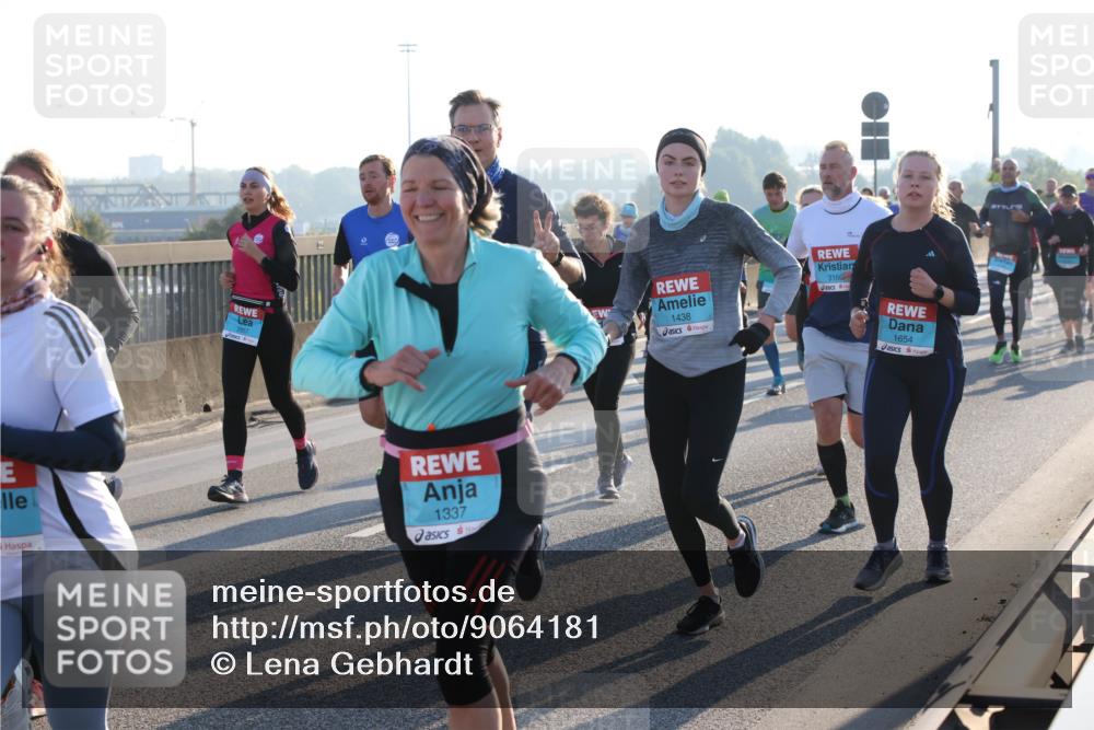 03.10.2025 - Köhlbrandbrückenlauf Lena Gebhardt http://msf.ph/oto/9064181 03.10.2025 09:21:21 Position 1 1337, 1438, 3166, 1654 meine-sportfotos.de