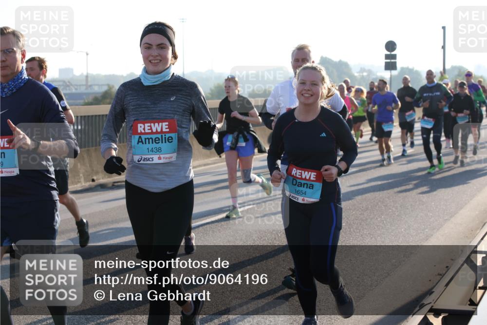 03.10.2025 - Köhlbrandbrückenlauf Lena Gebhardt http://msf.ph/oto/9064196 03.10.2025 09:21:22 Position 1 9, 1438, 1654 meine-sportfotos.de