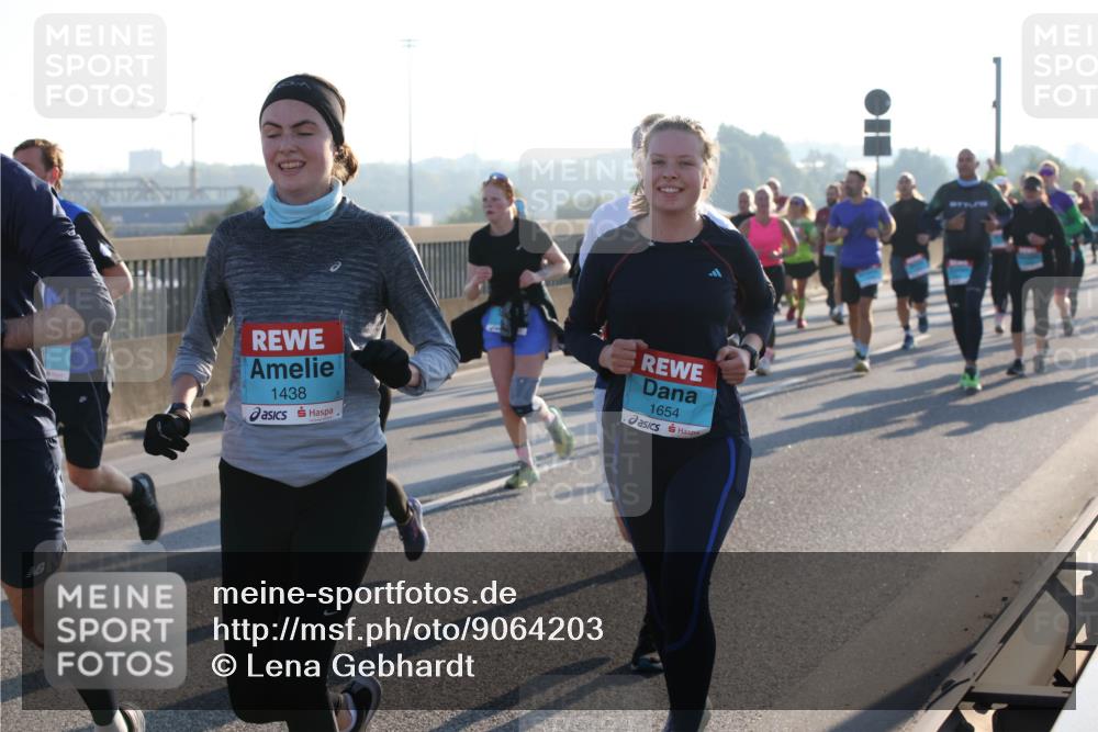 03.10.2025 - Köhlbrandbrückenlauf Lena Gebhardt http://msf.ph/oto/9064203 03.10.2025 09:21:22 Position 1 1438, 1654 meine-sportfotos.de