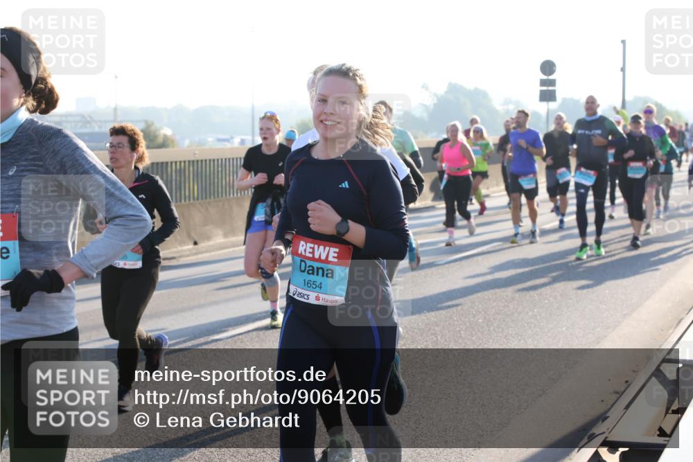 03.10.2025 - Köhlbrandbrückenlauf Lena Gebhardt http://msf.ph/oto/9064205 03.10.2025 09:21:23 Position 1 1654 meine-sportfotos.de