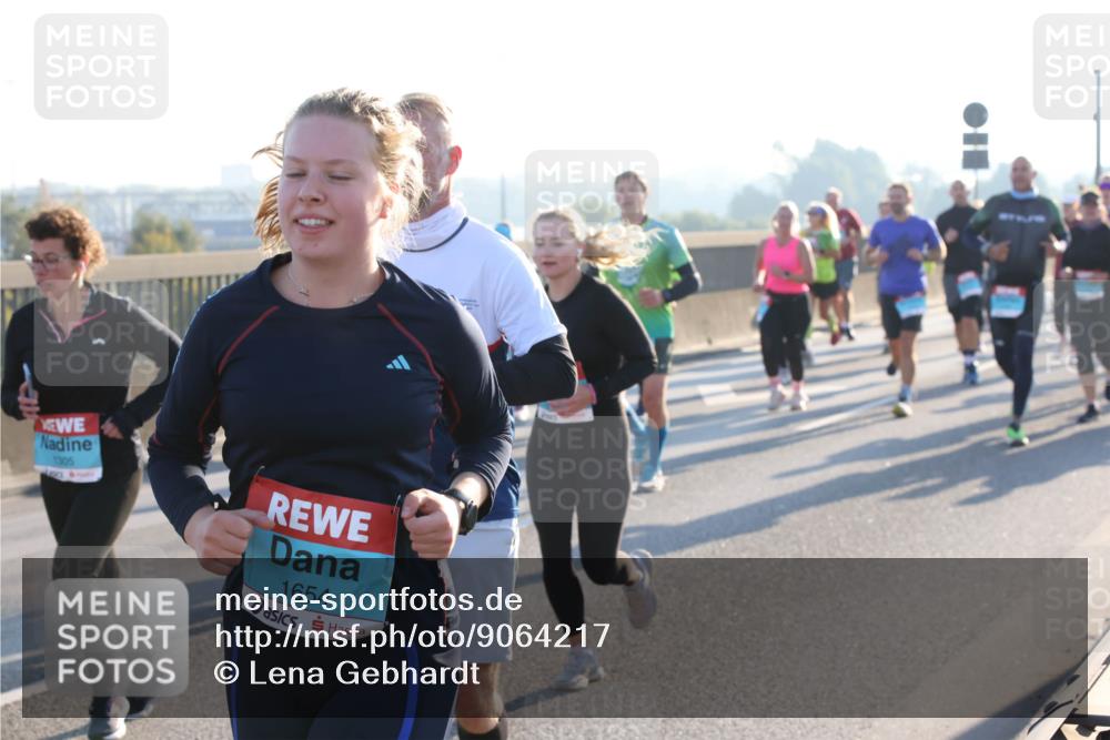 03.10.2025 - Köhlbrandbrückenlauf Lena Gebhardt http://msf.ph/oto/9064217 03.10.2025 09:21:23 Position 1 1305, 1654 meine-sportfotos.de