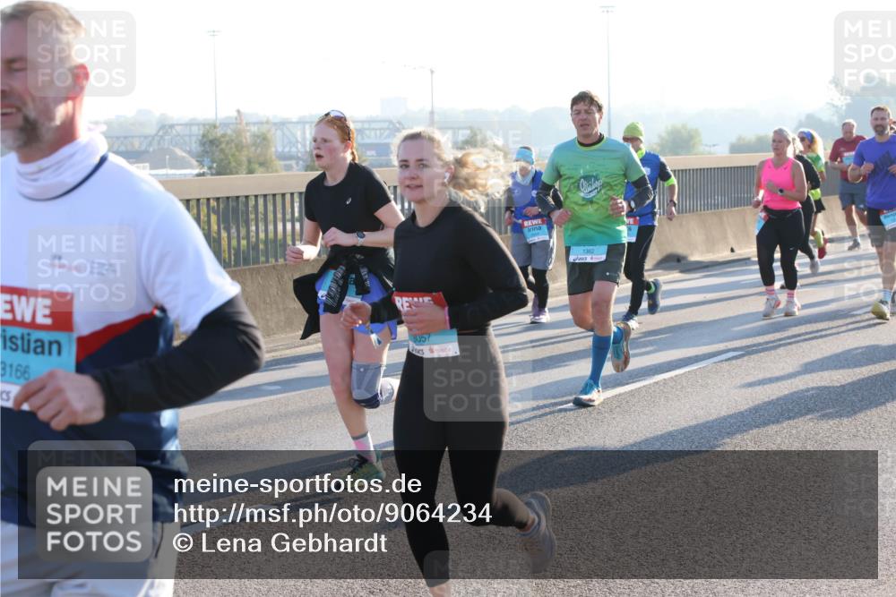 03.10.2025 - Köhlbrandbrückenlauf Lena Gebhardt http://msf.ph/oto/9064234 03.10.2025 09:21:24 Position 1 3166, 3057, 1362 meine-sportfotos.de