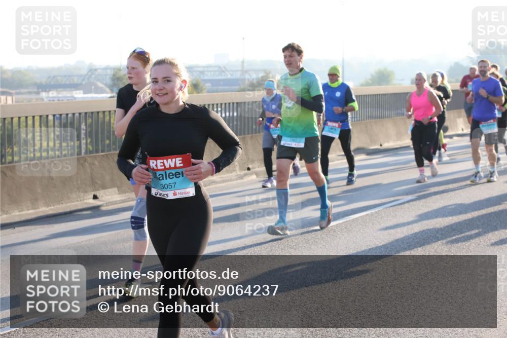 03.10.2025 - Köhlbrandbrückenlauf Lena Gebhardt http://msf.ph/oto/9064237 03.10.2025 09:21:24 Position 1 3057, 1362 meine-sportfotos.de
