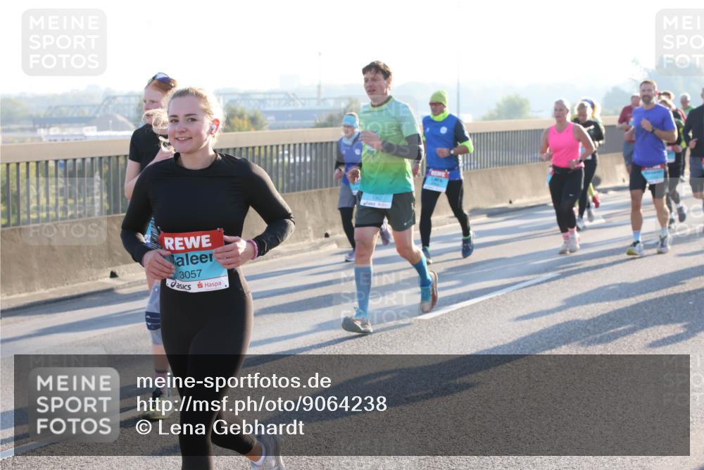 03.10.2025 - Köhlbrandbrückenlauf Lena Gebhardt http://msf.ph/oto/9064238 03.10.2025 09:21:24 Position 1 3057 meine-sportfotos.de