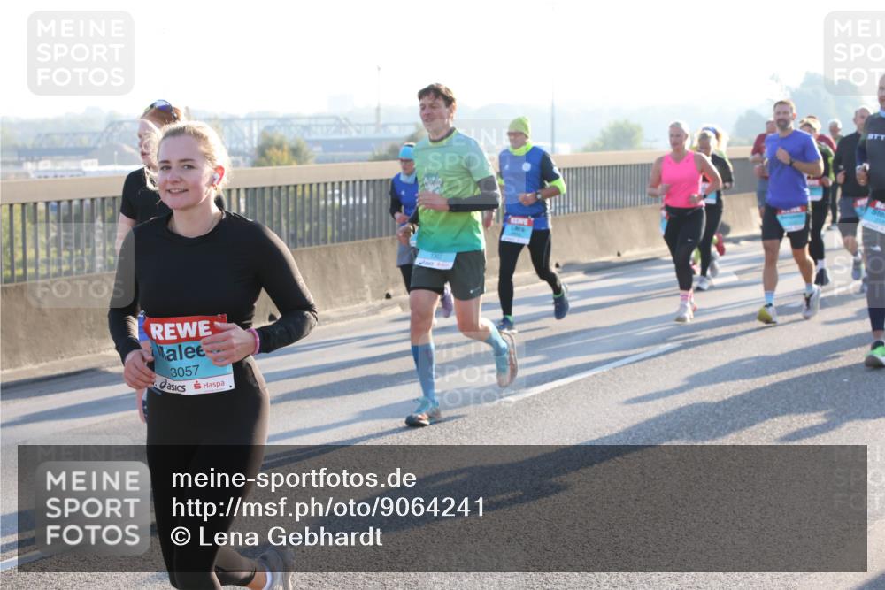 03.10.2025 - Köhlbrandbrückenlauf Lena Gebhardt http://msf.ph/oto/9064241 03.10.2025 09:21:24 Position 1 3057 meine-sportfotos.de