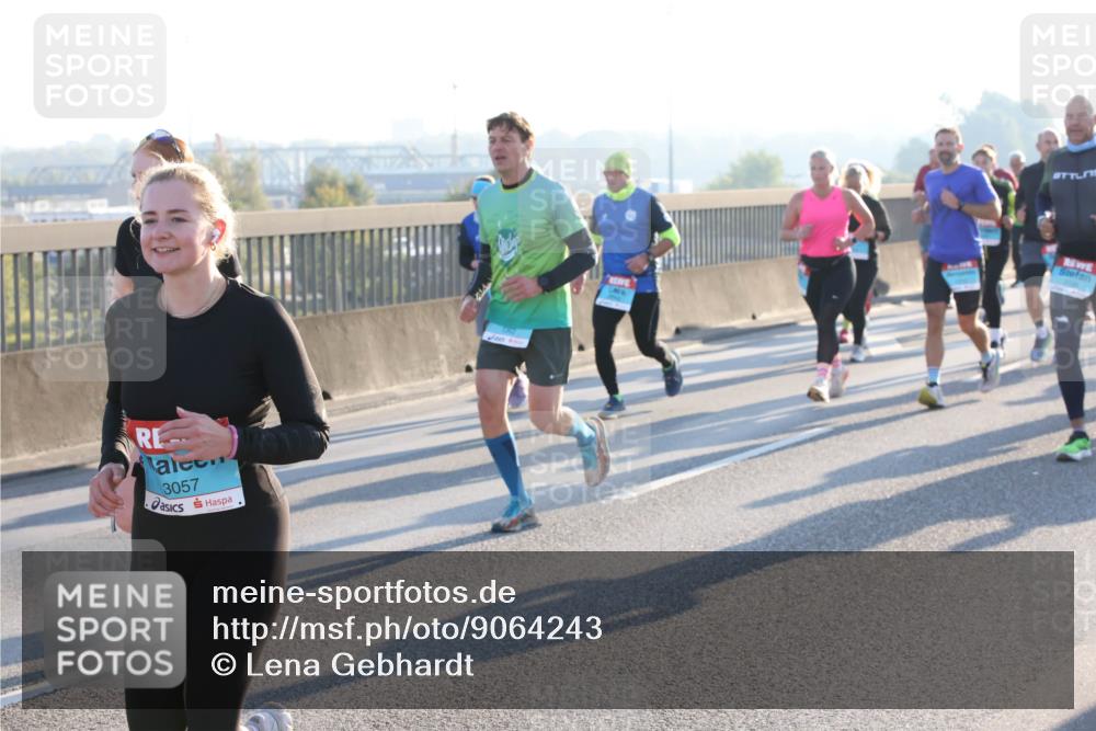 03.10.2025 - Köhlbrandbrückenlauf Lena Gebhardt http://msf.ph/oto/9064243 03.10.2025 09:21:24 Position 1 3057 meine-sportfotos.de