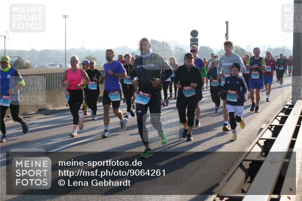 03.10.2025 - Köhlbrandbrückenlauf Lena Gebhardt http://msf.ph/oto/9064261 03.10.2025 09:21:25 Position 1 1212, 3178 meine-sportfotos.de