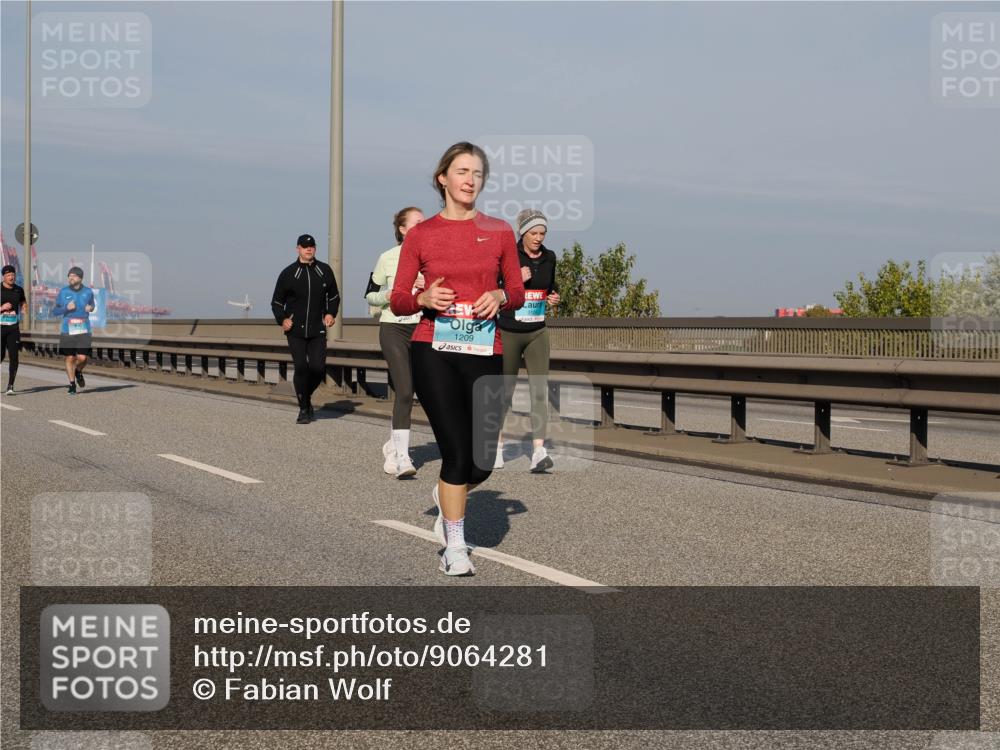 03.10.2025 - Köhlbrandbrückenlauf Fabian Wolf http://msf.ph/oto/9064281 03.10.2025 10:07:28 Position 3 1209 meine-sportfotos.de