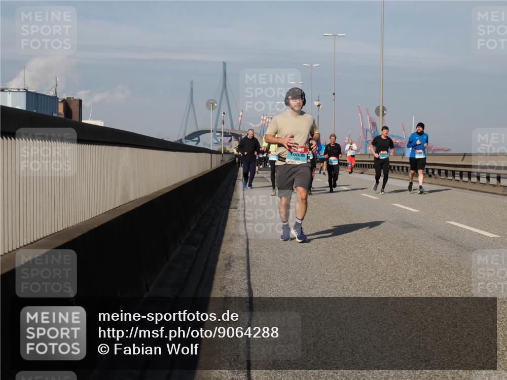03.10.2025 - Köhlbrandbrückenlauf Fabian Wolf http://msf.ph/oto/9064288 03.10.2025 10:07:29 Position 3 1004 meine-sportfotos.de